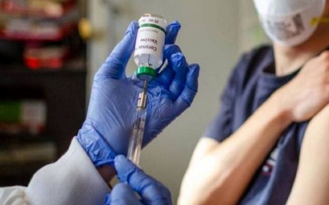 تاکید کمیته علمی بر تزریق دوز سوم واکسن کرونا برای افراد بالاتر از ۱۸ سال