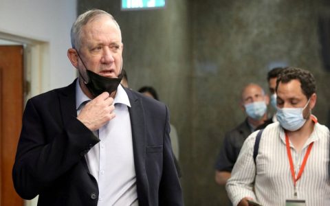 اسپوتنیک: ایران به پایگاه تنف حمله کرد/ گاردین: نظافتچی خانه بنی گانتز به جاسوسی متهم شد/ المانیتور: ایران از کانادا بابت قطعنامه حقوق بشری انتقاد کرد 1 «بازتاب» سعادت شریفی پور - رسانههای معتبر خارجی در ساعات گذشته از تحولات و رویدادهای مرتبط با ایران غافل نبوده و مطالب قابلتأملی را پیرامون مسائل مرتبط با ایران به رشته تحریر درآوردند مثل خبرگزاری اسپوتنیک، روزنامه گاردین و پایگاه خبری المانیتور تأکید بر موضوعاتی چون ایران به پایگاه تنف حمله کرد، نظافتچی خانه بنی گانتز به جاسوسی متهم شد، ایران از کانادا بابت قطعنامه حقوق بشری انتقاد کرد، نوشتند.