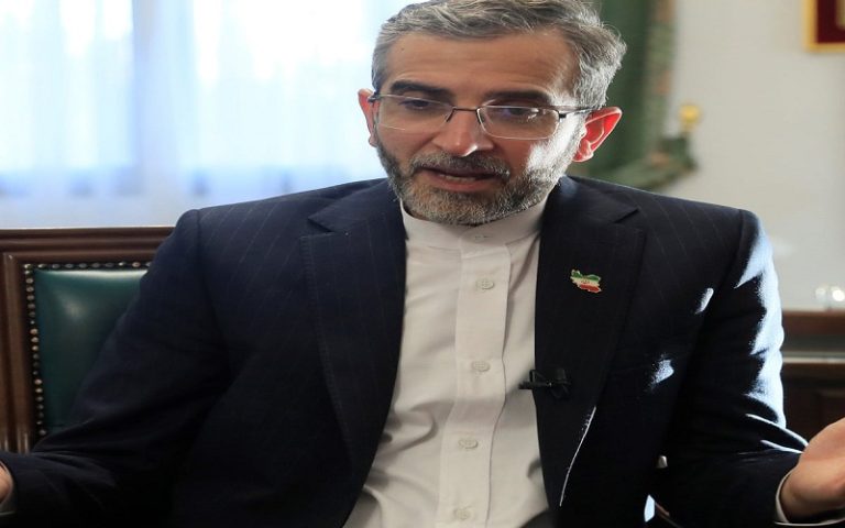 «بازتاب» سعادت شریفی پور - رسانه‌های معتبر خارجی در ساعات گذشته از تحولات و رویدادهای مرتبط با ایران غافل نبوده و مطالب قابل‌تأملی را پیرامون مسائل مرتبط با ایران به رشته تحریر درآوردند مثل خبرگزاری اسپوتنیک، روزنامه گاردین و پایگاه خبری میدل‌ایست‌مانیتور تأکید بر موضوعاتی چون اسرائیل توانایی حمله ایران را ندارد، مذاکرات هسته ای ایران و قدرت های جهانی از سرگرفته می شود، دروازه بان ایران رکوردشکنی کرد، نوشتند.