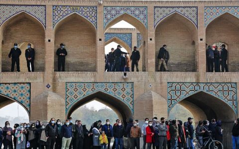 اسپوتنیک: آمریکا در گام ها یک جانبه در مورد برنامه هسته ایران شرکت نمی کند/ المانیتور: اعتراضات آب در ایران گسترش یافت/ اوراسیاریویو: ایران و آذربایجان به دنبال رفع موانع تجارت دوجانبه هستند 1 «بازتاب» سعادت شریفی پور - رسانههای معتبر خارجی در ساعات گذشته از تحولات و رویدادهای مرتبط با ایران غافل نبوده و مطالب قابلتأملی را پیرامون مسائل مرتبط با ایران به رشته تحریر درآوردند مثل خبرگزاری اسپوتنیک، پایگاه خبری المانیتور و اندیشکده اوراسیاریویو تأکید بر موضوعاتی چون آمریکا در گام ها یک جانبه در مورد برنامه هسته ایران شرکت نمی کند، اعتراضات آب در ایران گسترش یافت، ایران و آذربایجان به دنبال رفع موانع تجارت دوجانبه هستند، نوشتند.