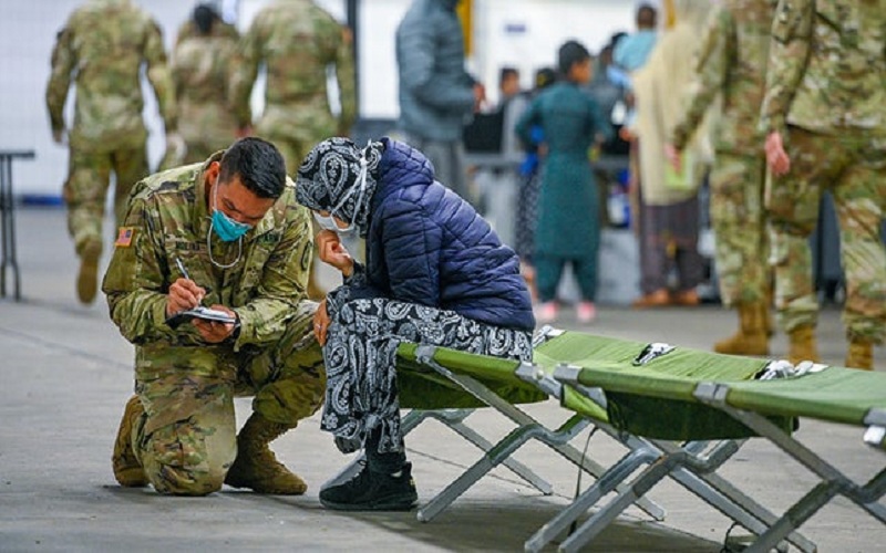 «بازتاب» سعادت شریفی پور - رسانه‌های معتبر خارجی در ساعات گذشته از تحولات و رویدادهای مرتبط با ایران غافل نبوده و مطالب قابل‌تأملی را پیرامون مسائل مرتبط با ایران به رشته تحریر درآوردند مثل پایگاه خبری المانیتور، روزنامه دِ هیل و اندیشکده اوراسیاریویو تأکید بر موضوعاتی چون سپاه پاسداران از نیروی دریایی بابت حادثه دریای عمان تمجید کرد، روزانه بیش از 5 هزار افغان وارد ایران می شوند، نفتکش ویتنامی توقیف شده توسط ایران آزاد شد، نوشتند.