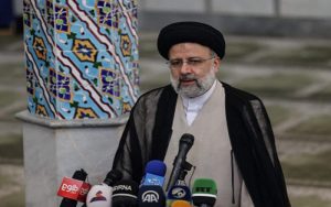 «بازتاب» سعادت شریفی پور - رسانه‌های معتبر خارجی در ساعات گذشته از تحولات و رویدادهای مرتبط با ایران غافل نبوده و مطالب قابل‌تأملی را پیرامون مسائل مرتبط با ایران به رشته تحریر درآوردند مثل خبرگزاری اسپوتنیک، روزنامه دِ هیل و نشریه اویل پرایس تأکید بر موضوعاتی چون ایران به دنبال سیستم دفع حملات سایبری است، تنش های ایران و آمریکا رو به افزایش است، ایران می تواند میلیاردها بشکه نفت تولید کند، نوشتند.