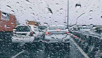 تداوم بارش باران و ترافیک در مسیرهای ورودی تهران