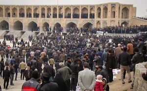 ادامه تحصن کشاورزان اصفهانی
