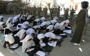 حقوق معلمان افغانستان را بدون دخالت طالبان می‌پردازیم