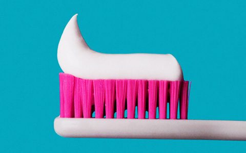 قبل از صبحانه مسواک بزنیم یا بعد از آن؟ 1 قبل از صبحانه مسواک بزنیم یا بعد از آن؟