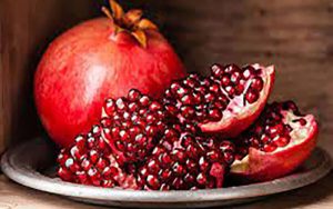 هرگز پوست این میوه سرخ را دور نریزید