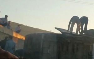 واژگونی سرویس کارگران پیمانکاری عسلویه