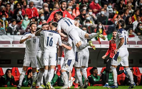 کار قشنگ بازیکنان صربستان پس از پیروزی مقابل یاران رونالدو