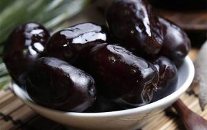 ۱۰ اتفاقی که با خوردن ۳ خرما در روز در بدنمان می‌افتد