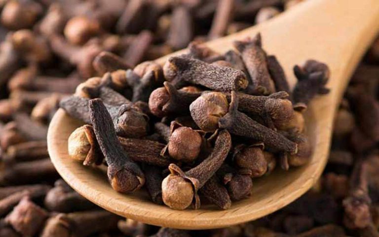 ۱۳ درمان خانگی برای از بین بردن درد دندان عقل