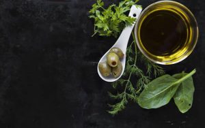 ۴۲ ملین‌ طبیعی و خانگی برای درمان یبوست