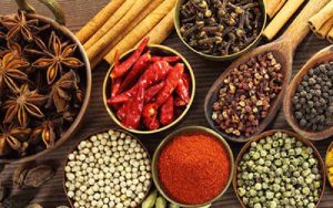 ۶ ادویه‌ای که قند خون را تنظیم می‌کنند