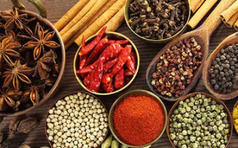 ۶ ادویه‌ای که قند خون را تنظیم می‌کنند