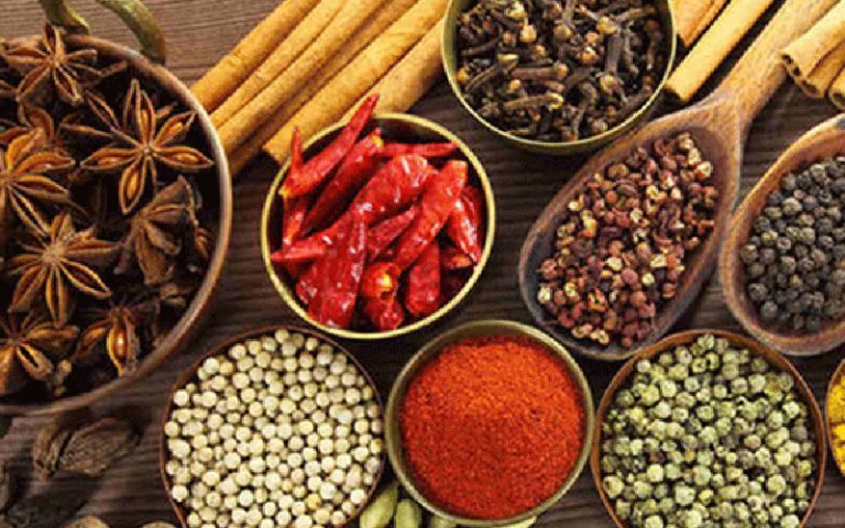 ۶ ادویه‌ای که قند خون را تنظیم می‌کنند