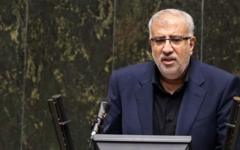 وزیر نفت: هر ماه ۱۵ لیتر بنزین به حساب همه مردم ایران واریز میشود 1 هر ماه ۱۵ لیتر بنزین به حساب همه مردم ایران واریز میشود