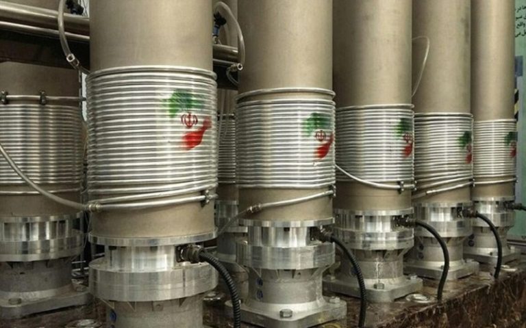 «بازتاب» سعادت شریفی پور - رسانه‌های معتبر خارجی در ساعات گذشته از تحولات و رویدادهای مرتبط با ایران غافل نبوده و مطالب قابل‌تأملی را پیرامون مسائل مرتبط با ایران به رشته تحریر درآوردند مثل خبرگزاری اسپوتنیک، پایگاه خبری المانیتور و شبکه خبری الجزیره بر موضوعاتی چون هیچ عاملی برای متوقف کردن برنامه هسته ای ایران وجود ندارد، وزرای خارجه اسرائیل و روسیه گفتگوی تلفنی انجام دادند، ایران استخراج رمزارز را ممنوع اعلام کرد، نوشتند.