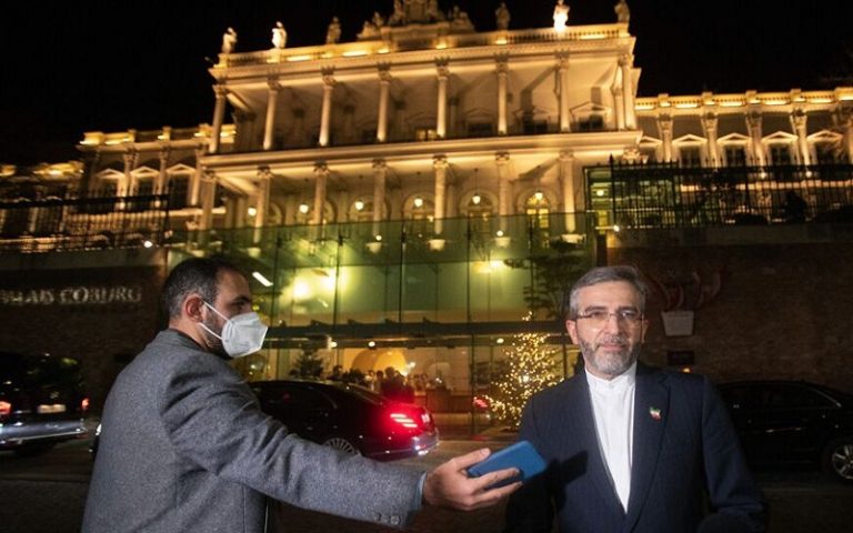 «بازتاب» سعادت شریفی پور - رسانه‌های معتبر خارجی در ساعات گذشته از تحولات و رویدادهای مرتبط با ایران غافل نبوده و مطالب قابل‌تأملی را پیرامون مسائل مرتبط با ایران به رشته تحریر درآوردند مثل خبرگزاری اسپوتنیک، پایگاه خبری المانیتور و اندیشکده اوراسیاریویو بر موضوعاتی چون اسرائیل درباره عواقب حمله به ایران شک دارد، مذاکرات وین در مسیر خوبی قرار دارد، موفقیت مذاکرت نیازمند موافقت آمریکا است، نوشتند.
