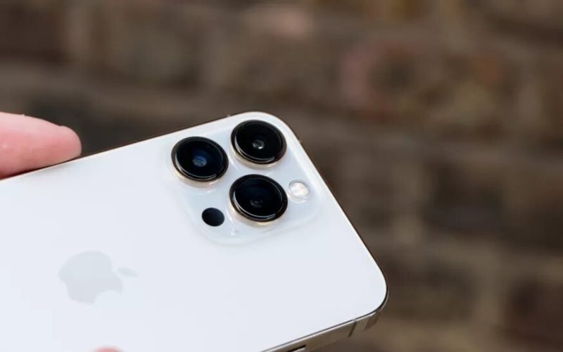 The-iPhone-13-Pro-got-a-big-camera-upgrade