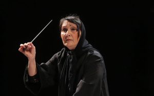 ارکستر موسیقی سرزمین مادری با رهبری نزهت امیری روی صحنه رفت