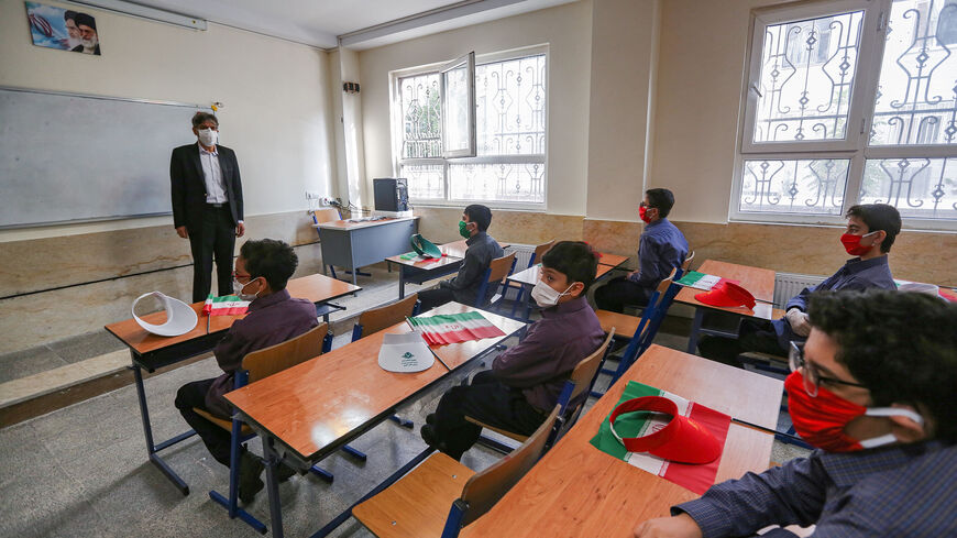 المانیتور: معلمان ایرانی خواهان دستمزد بهتر هستند/ الجزیره: ایران و اروپا هم‌زمان با ادامه گفتگوهای وین یکدیگر را متهم می‌کنند/ رویترز: سران عرب خلیج فارس خواستار اقدامات عملی ایران به جای حرف هستند