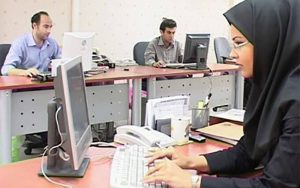 حداقل حقوق کارمندان ۴.۵ میلیون تومان می‌شود؟