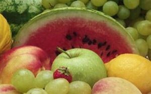 قیمت انواع میوه در آستانه شب یلدا