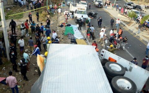 مرگ 53 مهاجر در تصادف کامیون در جنوب مکزیک
