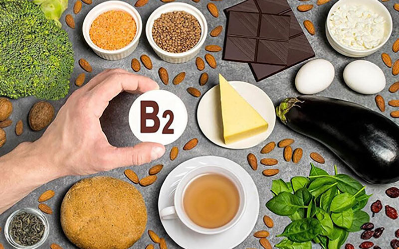 ویتامین B۲ را می‌توان در چه مواد غذایی پیدا کرد؟