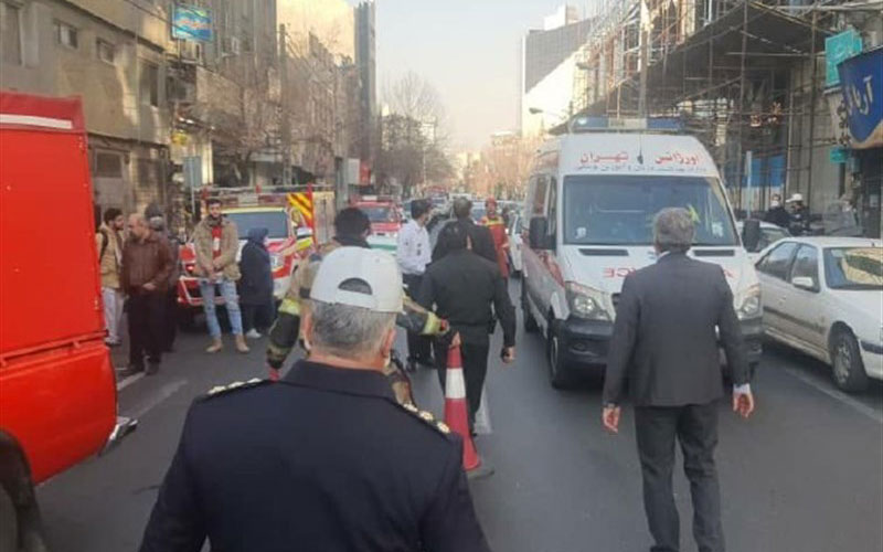 آتشسوزی در پاساژ نگین ستارخان ۳ مصدوم برجا گذاشت 1 آتشسوزی در پاساژ نگین ستارخان ۳ مصدوم برجا گذاشت