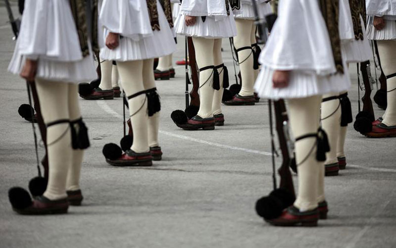 دیدنی های امروز؛ از توفان های برفی تا کنسرت التون جان