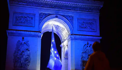 پرچم اتحادیه اروپا از طاق پیروزی پاریس پایین کشیده شد