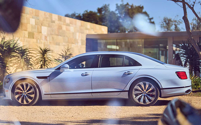 معرفی بنتلی فلایینگ اسپور هیبرید ۲۰۲۲ با برد ۵۳۶ کیلومتری