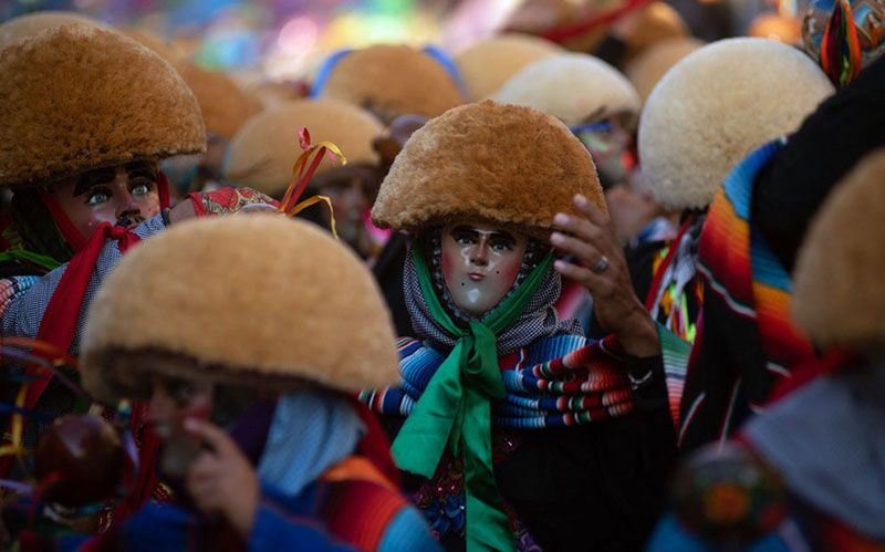 دیدنی های امروز؛ از نخستین فرمانده زن کشتی جنگی آمریکایی تا بانوی خلبانی که دور دنیا پرواز کرد