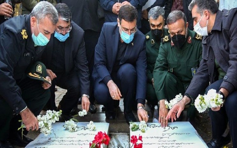 «بازتاب» سعادت شریفی پور - رسانه‌های معتبر خارجی در ساعات گذشته از تحولات و رویدادهای مرتبط با ایران غافل نبوده و مطالب قابل‌تأملی را پیرامون مسائل مرتبط با ایران به رشته تحریر درآوردند مثل پایگاه خبری المانیتور، شبکه خبری الجزیره و پایگاه خبری میدل ایست مانیتور بر موضوعاتی چون اسرائیل به دنبال منافع توافق هسته ای است، ایران پرداخت پول به خانواده های جانباختکان هواپیمای اوکراینی را آغاز کرده است، ایران آماده گفتگو با کشورهای نگران بابت هواپیمای اوکراینی است، نوشتند.