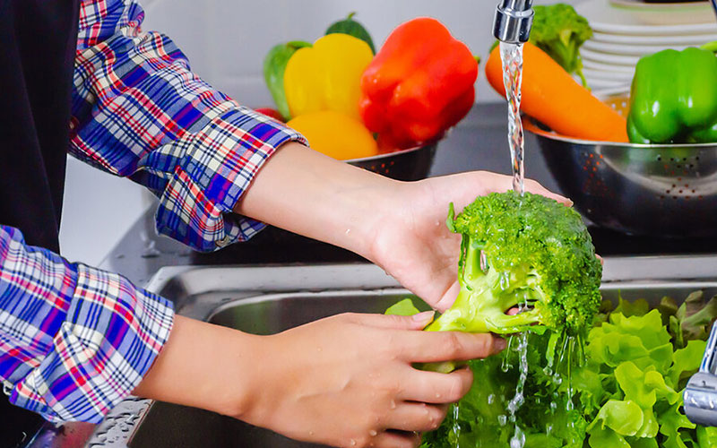 با زیاده‌روی در خوردن این خوراکی‌ها تا پای مرگ می‌روید