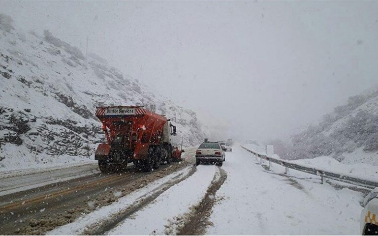 برف و سیل ۷ محور شریانی را مسدود کرد