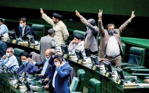 بیانیه ۱۸۰ نماینده مجلس: برخورد با سوء استفاده از فضای مجازی را معطل تصویب طرح صیانت نکنید