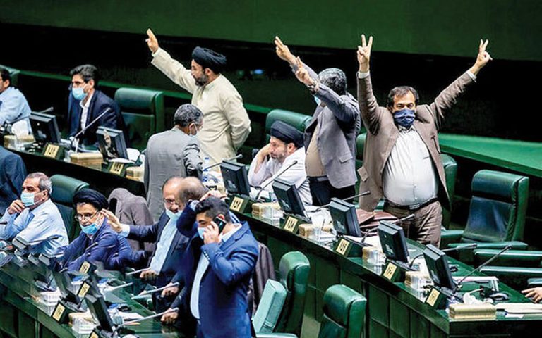 بیانیه ۱۸۰ نماینده مجلس: برخورد با سوء استفاده از فضای مجازی را معطل تصویب طرح صیانت نکنید