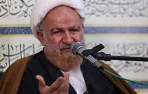 نامهی عضو ارشد جامعه مدرسین حوزه به رئیسی: جلوی ورود زنان به ورزشگاه را بگیرید