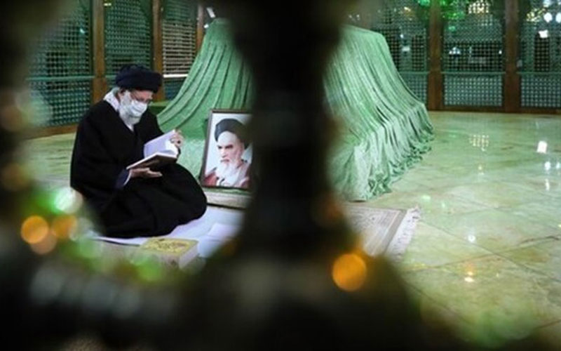 حضور رهبر انقلاب در مرقد بنیان‌گذار انقلاب اسلامی