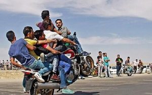 موتورسواری بیش از دو سرنشین ممنوع شد