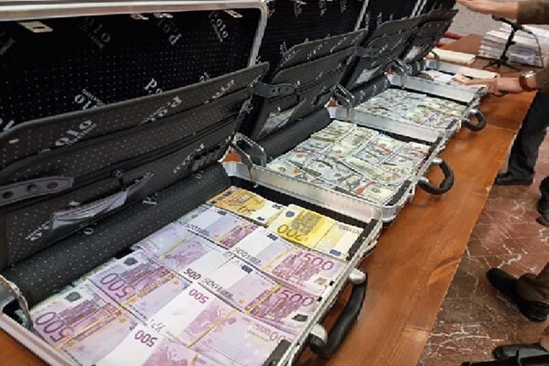 کیف‌های رشوه دلار و یورو در دادگاه شهرداری لواسان