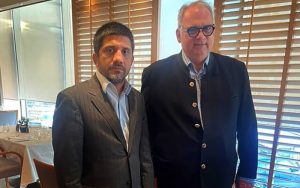 گرین کارت آمریکا را پس دادم و گفتم از کشورتان خوشم نمی‌آید