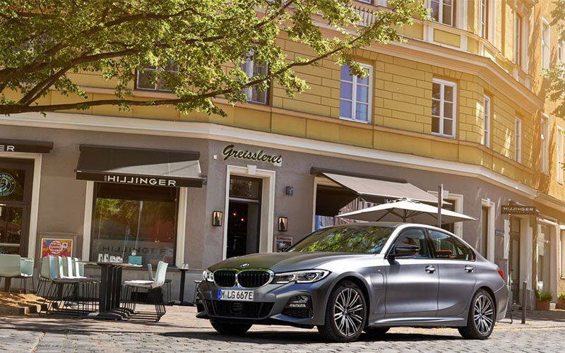 نگاهی به بی ام و سری 3 سال 2022 / تصاویر