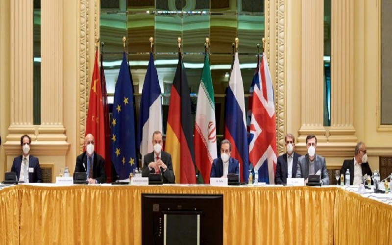 اسپوتنیک: لغو تحریم های آمریکا تنها راه پیشرفت مذاکرات برجام است/ اویل پرایس: توافق هسته ای عامل توقف افزایش قیمت نفت خواهد بود/ المانیتور: آمریکا هیچ ابتکار جدی در مذاکرات نشان نداده است «بازتاب» سعادت شریفی پور - رسانههای معتبر خارجی در ساعات گذشته از تحولات و رویدادهای مرتبط با ایران غافل نبوده و مطالب قابلتأملی را پیرامون مسائل مرتبط با ایران به رشته تحریر درآوردند مثل خبرگزاری اسپوتنیک، نشریه اویل پرایس و پایگاه خبری المانیتور بر موضوعاتی چون لغو تحریم های آمریکا تنها راه پیشرفت مذاکرات برجام است، توافق هسته ای عامل توقف افزایش قیمت نفت خواهد بود، آمریکا هیچ ابتکار جدی در مذاکرات نشان نداده است، نوشتند.