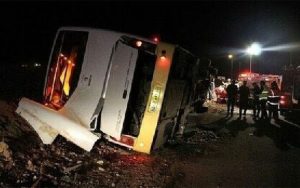 3 مصدوم در واژگونی اتوبوس