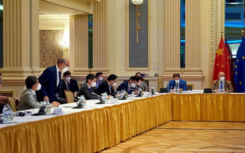 «بازتاب» سعادت شریفی پور - رسانه‌های معتبر خارجی در ساعات گذشته از تحولات و رویدادهای مرتبط با ایران غافل نبوده و مطالب قابل‌تأملی را پیرامون مسائل مرتبط با ایران به رشته تحریر درآوردند مثل روزنامه اورشلیم پُست، روزنامه تایمز اسرائیل و اندیشکده اوراسیاریویو بر موضوعاتی چون ایران چند با طولانی شدن مذاکرات سکوت چین شکسته می شود، تحریم های آمریکا بر بازار کتاب ایران تاثیر گذاشته است، بایدن سیاست مماشات با ایران را دنبال می کند ، نوشتند.