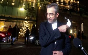 «بازتاب» سعادت شریفی پور - رسانه‌های معتبر خارجی در ساعات گذشته از تحولات و رویدادهای مرتبط با ایران غافل نبوده و مطالب قابل‌تأملی را پیرامون مسائل مرتبط با ایران به رشته تحریر درآوردند مثل پایگاه خبری المانیتور، اندیشکده اوراسیاریویو و پایگاه خبری المانیتور بر موضوعاتی چون مذاکرات هسته ای تحت تاثیر رویارویی آمریکا و روسیه قرار نگرفته است، ایران برنامه سرمایه گذاری مشترک در افغانستان را پیشنهاد می کند، دولت ایران واکسن های آمریکایی را به لهستان بازگرداند، نوشتند.