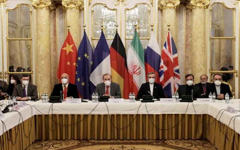 «بازتاب» سعادت شریفی پور - رسانه‌های معتبر خارجی در ساعات گذشته از تحولات و رویدادهای مرتبط با ایران غافل نبوده و مطالب قابل‌تأملی را پیرامون مسائل مرتبط با ایران به رشته تحریر درآوردند مثل خبرگزاری روزنامه دِ هیل، شبکه خبری الجزیره و نشریه اویل پرایس بر موضوعاتی چون آمریکا باید تحریم ها علیه ایران را حفظ کند، نتیجه مذاکرات وین به تصمیمات غرب بستگی دارد، ایران انتظار فروش نفت بیشتر در سال آتی را دارد، نوشتند.